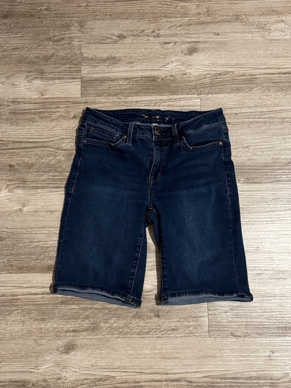 Seven7 Indigo Denim Bermuda Shorts size 6 women